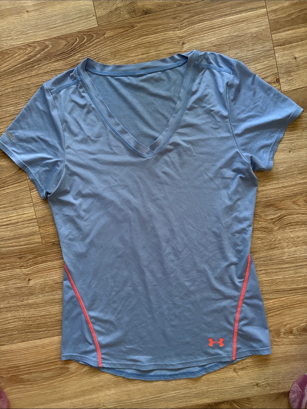 Under Armour Women’s Light Blue V-Neck Short Sleeve Tee with Coral Accents